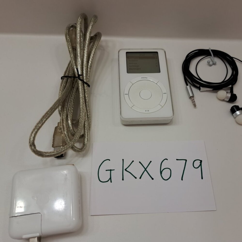 Apple iPod Classic 2nd Generation 10GB New Extended Battery + Original Charger